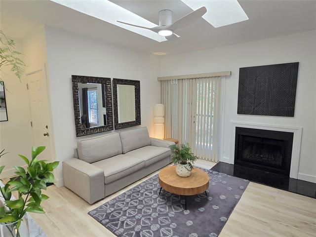 Building Photo - 7126 Holly Hill Dr