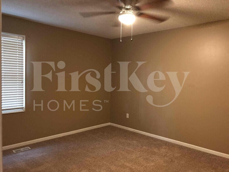 Building Photo - 5212 N Jefferson St