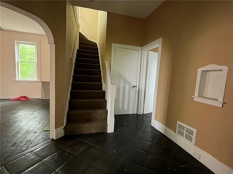 Building Photo - 3929 Vinceton St