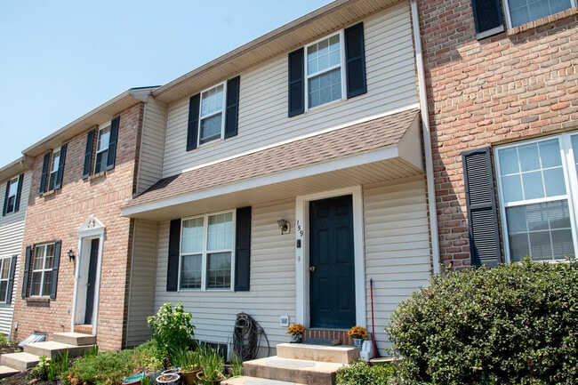 Building Photo - 159 Greenland Dr
