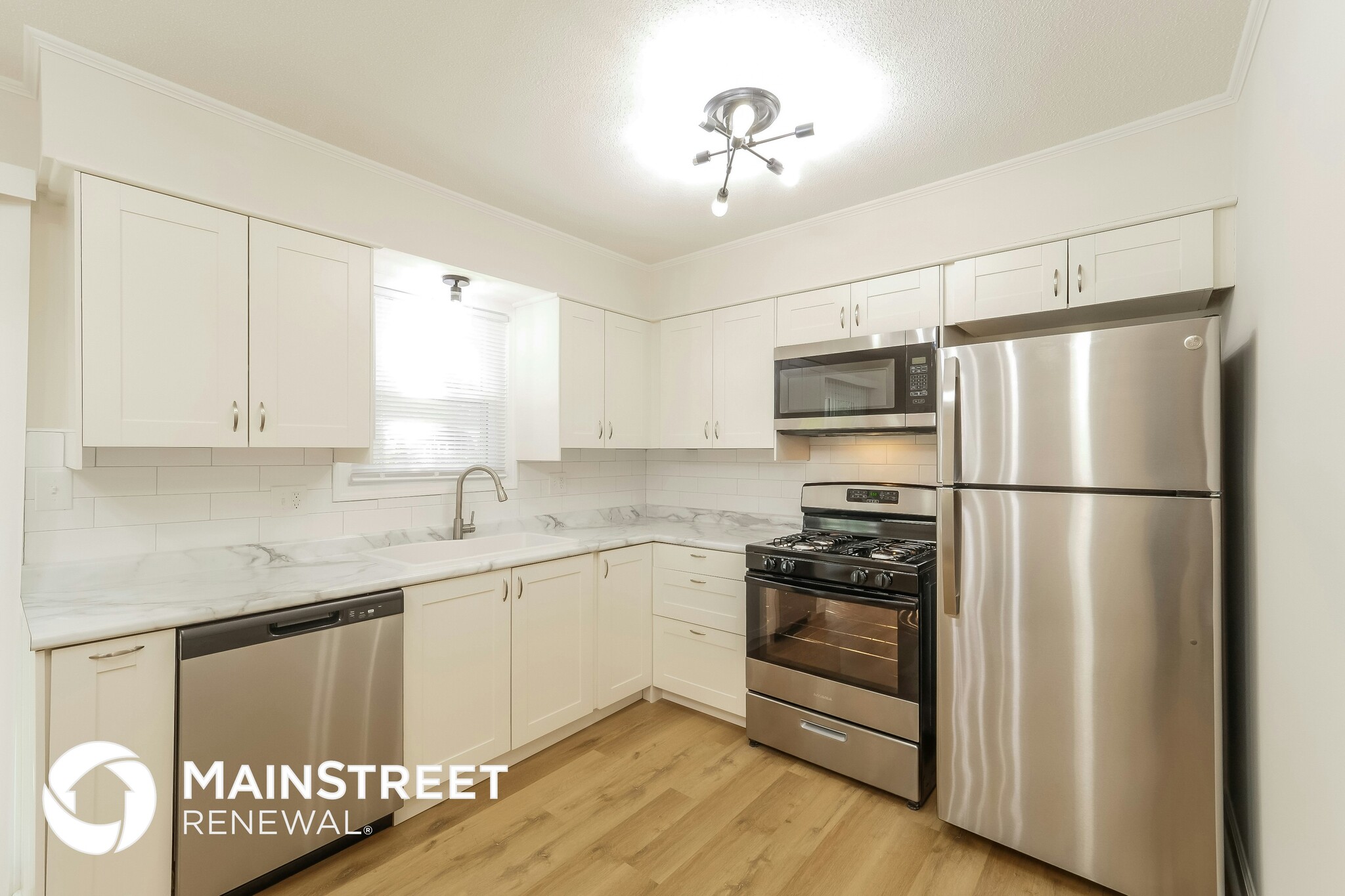 Building Photo - 1109 NE Columbus St