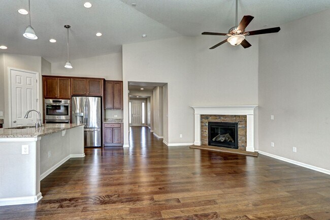 Building Photo - Location! Villages at Castle Rock 3bed/2.5...