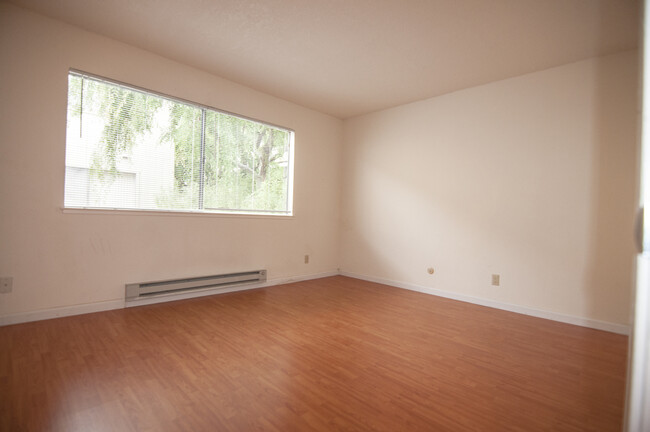 Building Photo - 936 Kiely Blvd