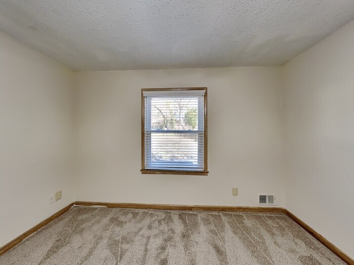 Building Photo - 1278 Summit Chase Dr SW