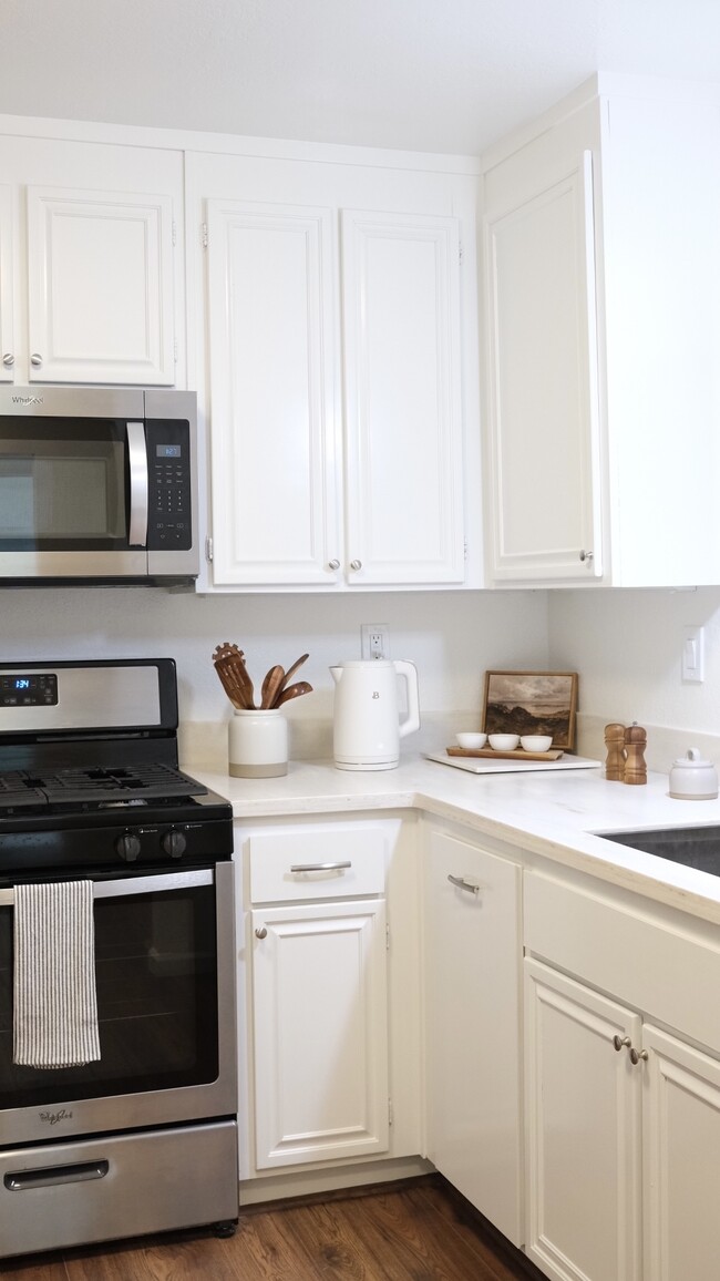 Kitchen - 250 Forest Ridge