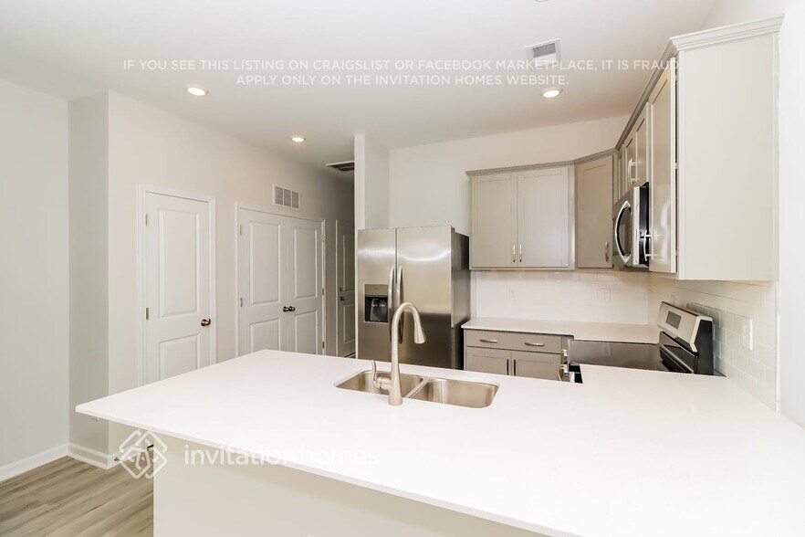 Building Photo - 809 Lavery Ct