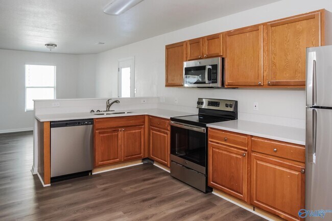 Building Photo - 129 Elmhurst Dr