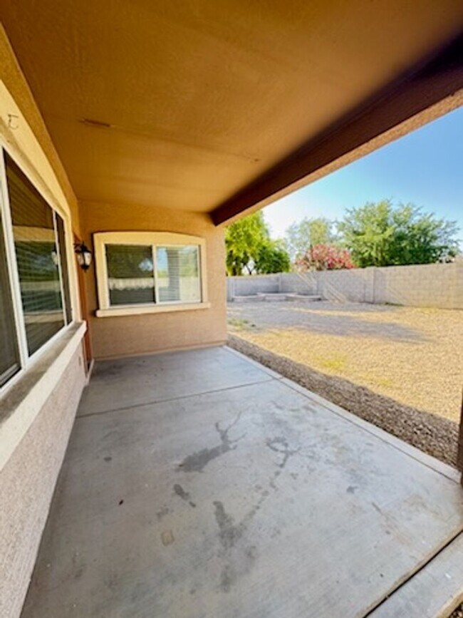 Building Photo - Chandler 4 bed 2 bath