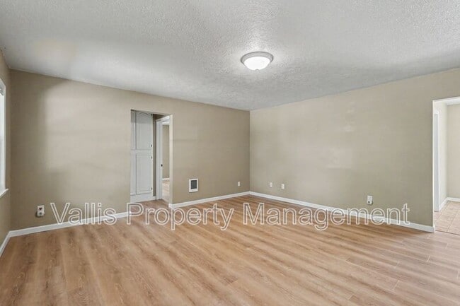 Building Photo - 3080 Park Ave NE
