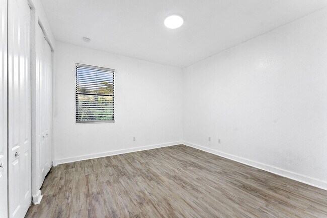 Building Photo - 3841 Aspen Leaf Dr