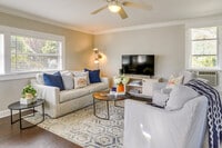 Building Photo - 202 10th Ave NE