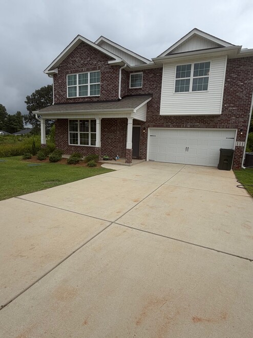 Building Photo - 111 Fall Mdw Dr