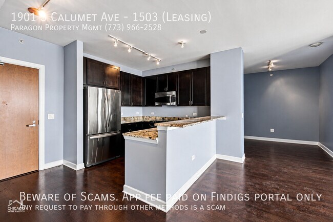 Building Photo - 1901 S Calumet Ave