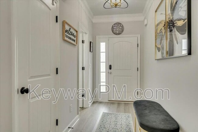 Building Photo - 1044 Mulford Lp