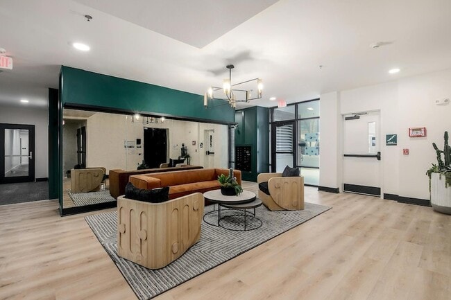 Building Photo - 2500 Longview St