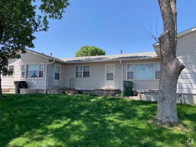 Building Photo - 1707 University Dr