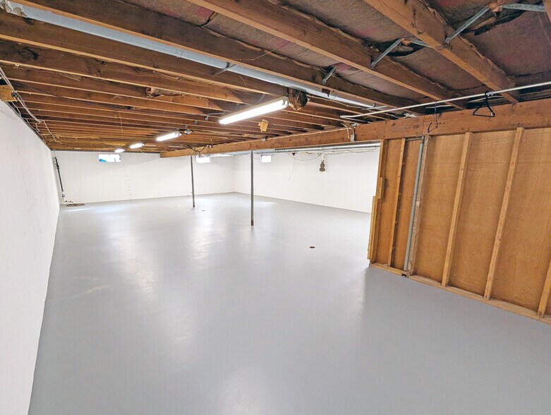 Building Photo - 23209 W Mound Rd