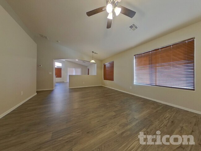 Building Photo - 25862 W Whyman St