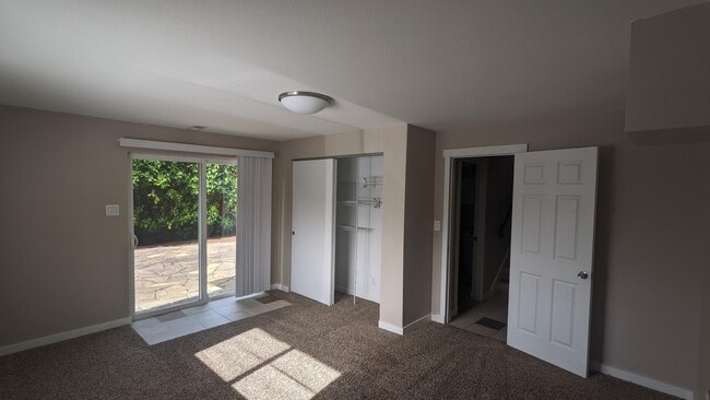 Building Photo - 11712 NE 67th Pl