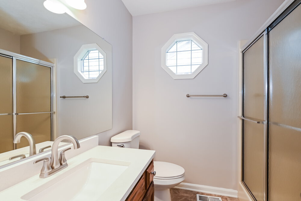 Building Photo - 1068 W Southport Rd