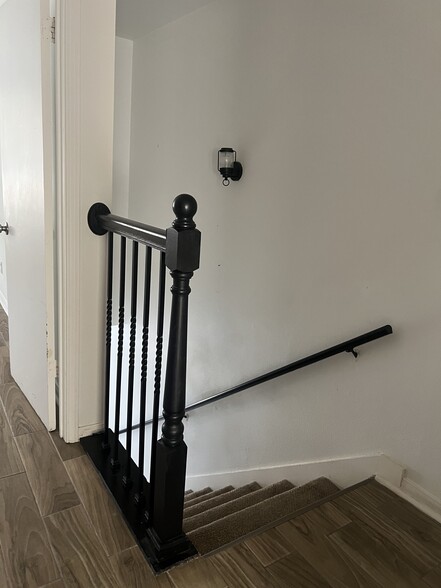 Building Photo - 2762 Panama St