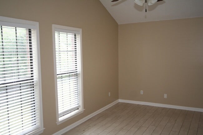 Building Photo - 9793 Riggan Dr