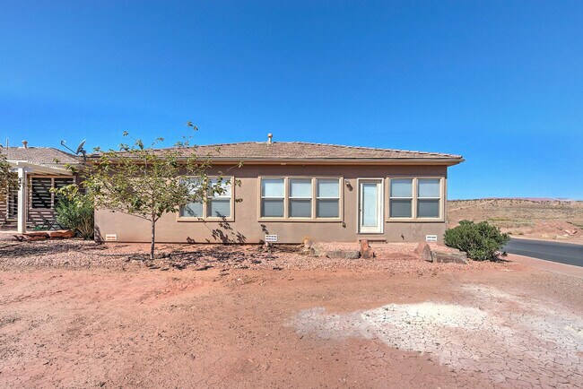 Building Photo - Spacious 3 Bedroom Corner Lot Home Near So...