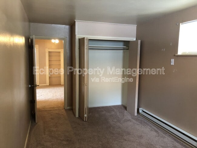 Building Photo - 721 3rd St