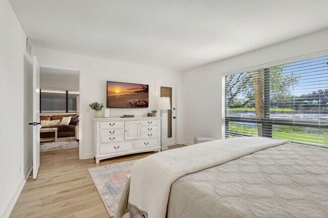 Building Photo - 334 Brackenwood Cir