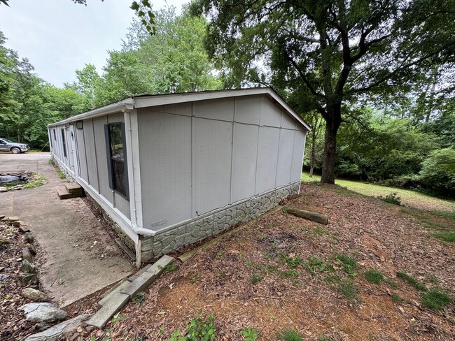 Building Photo - Private 3/2.5 Home with bonus room- $1,895