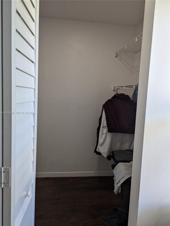 Building Photo - 876 Sand Creek Cir