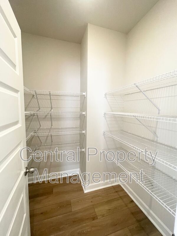 Building Photo - 671 Cozy Blf Rd