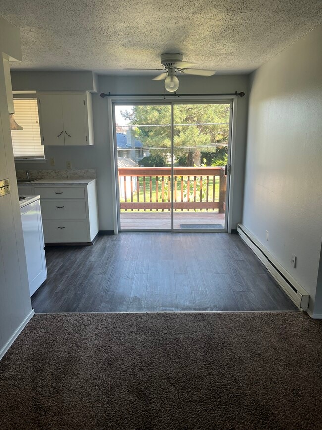 Building Photo - 604 Terry St