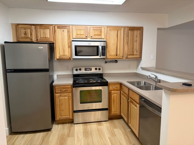 Building Photo - 4799 White Rock Cir