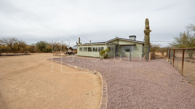 Building Photo - Spacious 3-Bedroom Ranch Home on 2.5-Acre ...