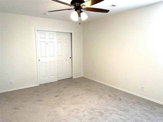 Building Photo - 307 Grutsch Dr