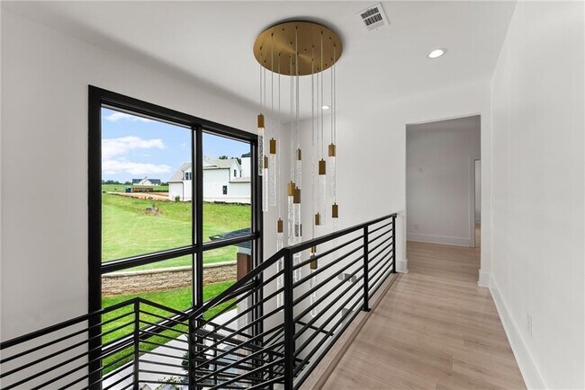 Building Photo - 151 S Pointe Dr