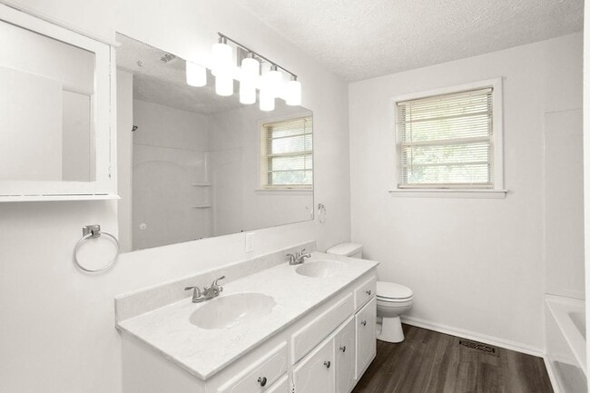 Building Photo - 304 Sunset Trail