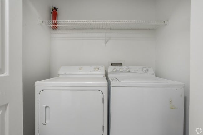 Building Photo - Comfort Meets Convenience in North Houston