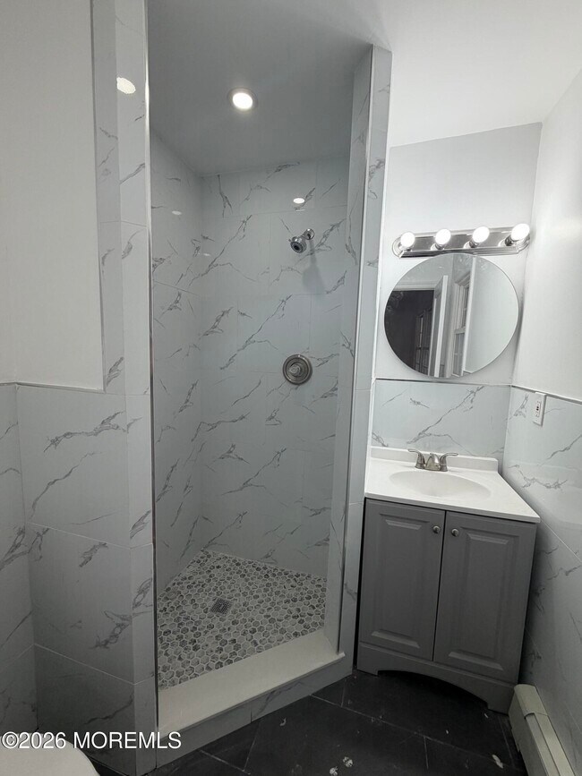 Building Photo - 364 Westwood Ave