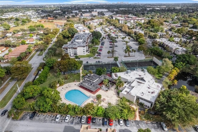 Building Photo - 7100 NW 17th St