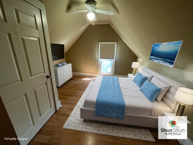 Building Photo - 6 bed 2 bath Single Family Home