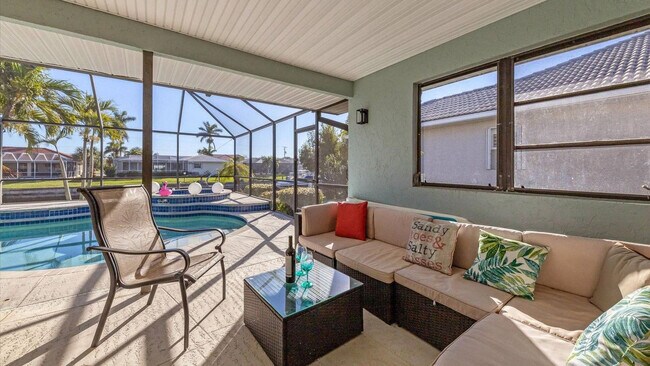 Building Photo - 830 Coronado Dr