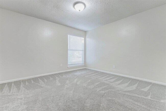 Building Photo - 1018 Rock Canyon Dr