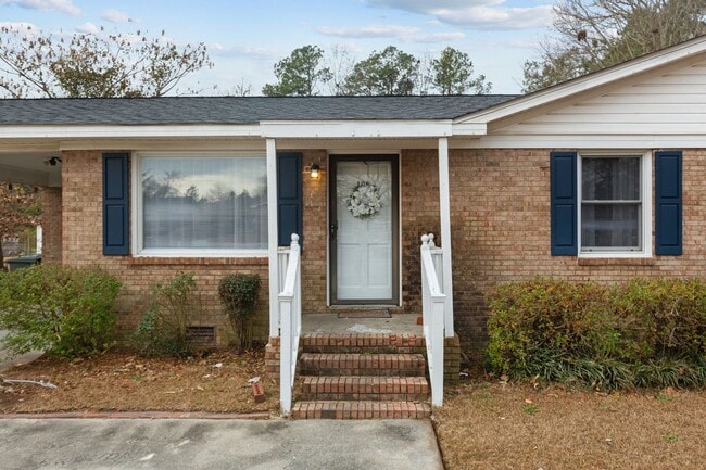 Building Photo - 109 Oak Grove Ave