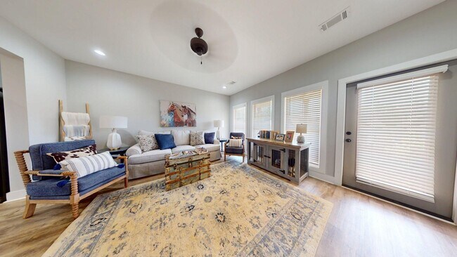 Building Photo - 1289 Foxtail Ln