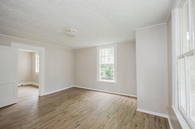 Building Photo - 530 N 13th St