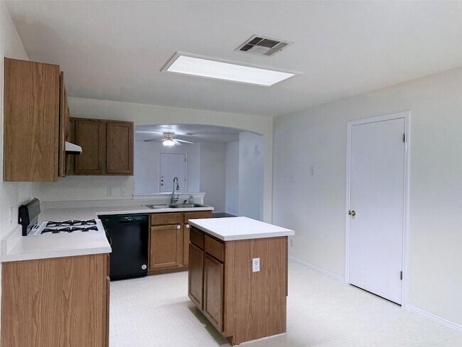 Building Photo - 612 Elizabeth Ln