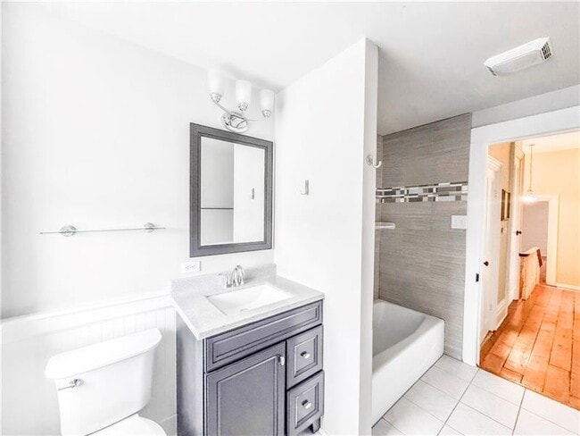 Building Photo - 52 S 18th St