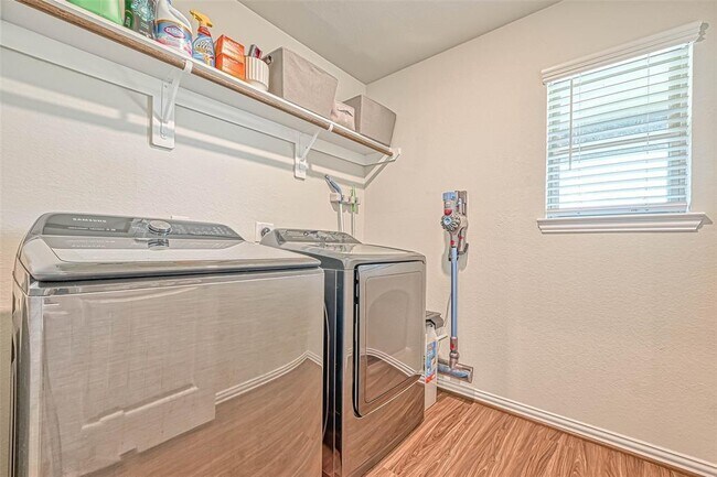 Building Photo - 20202 Creekdale Bend Dr